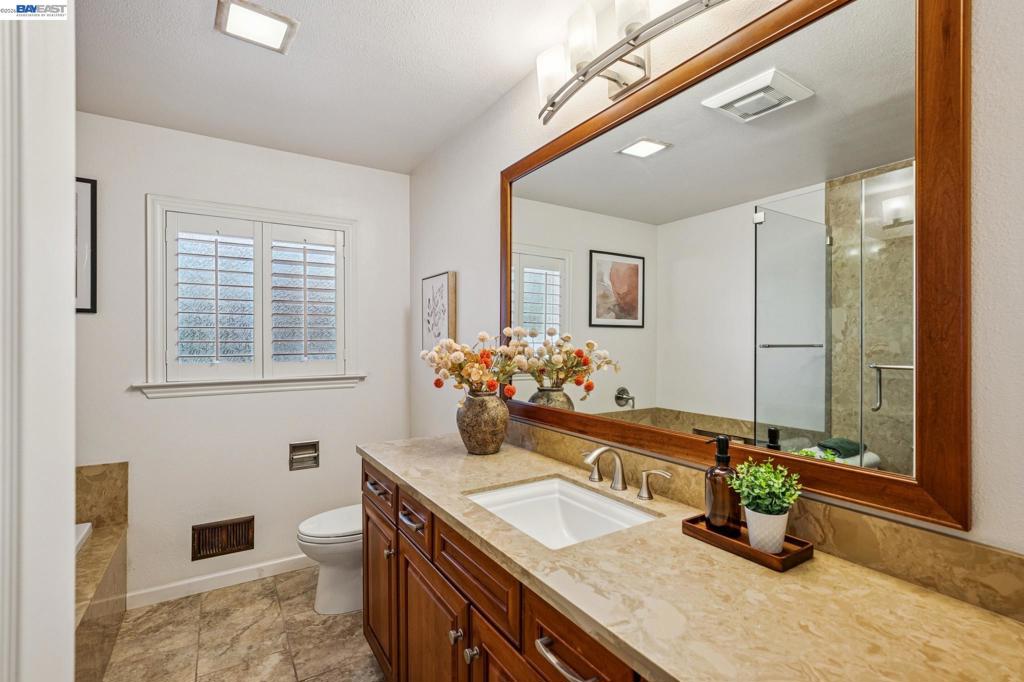 1312 Eastshore Dr Property Photo 48