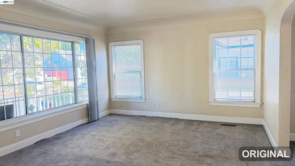 7 Howard Ave Property Photo 6