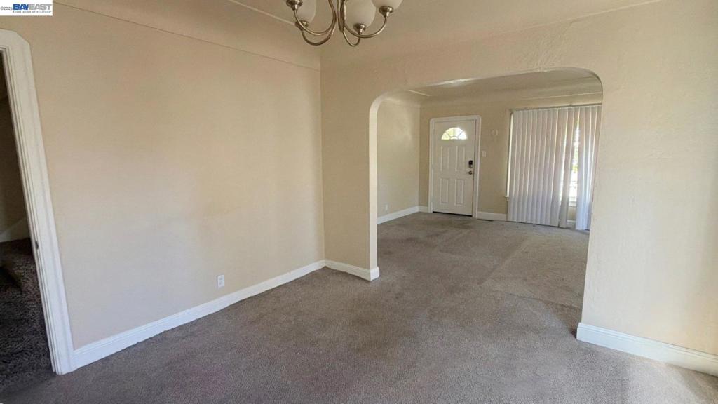 7 Howard Ave Property Photo 11