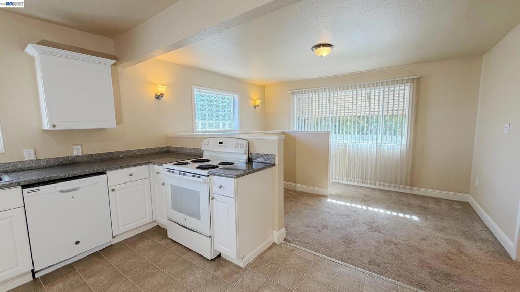 7 Howard Ave Property Photo 13