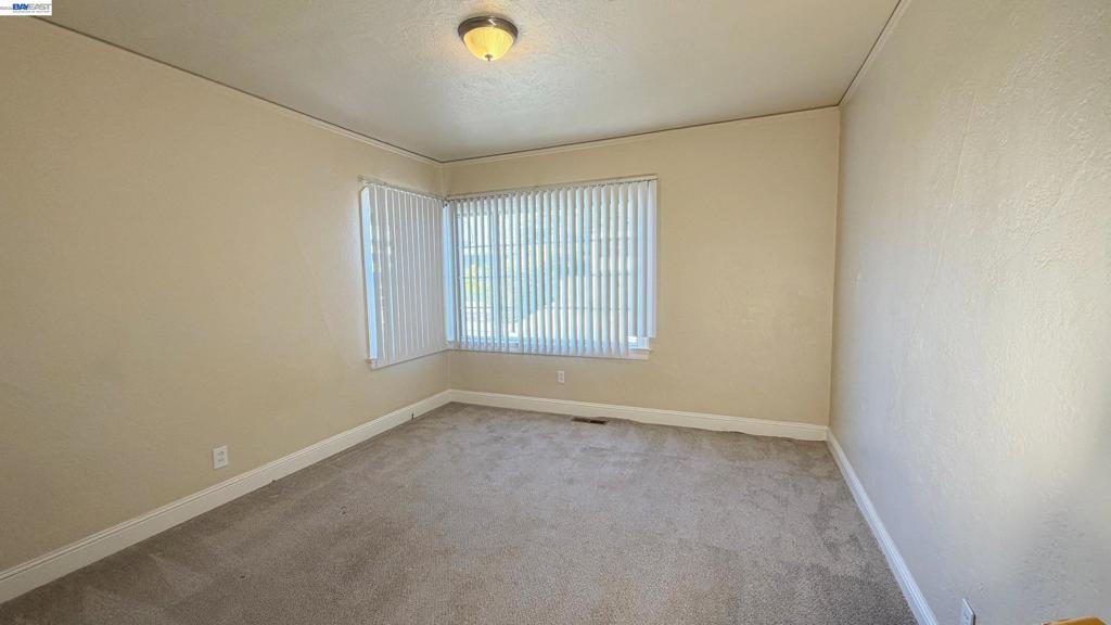 7 Howard Ave Property Photo 19