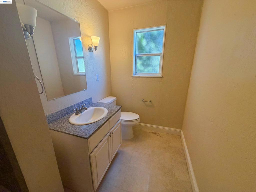 7 Howard Ave Property Photo 22