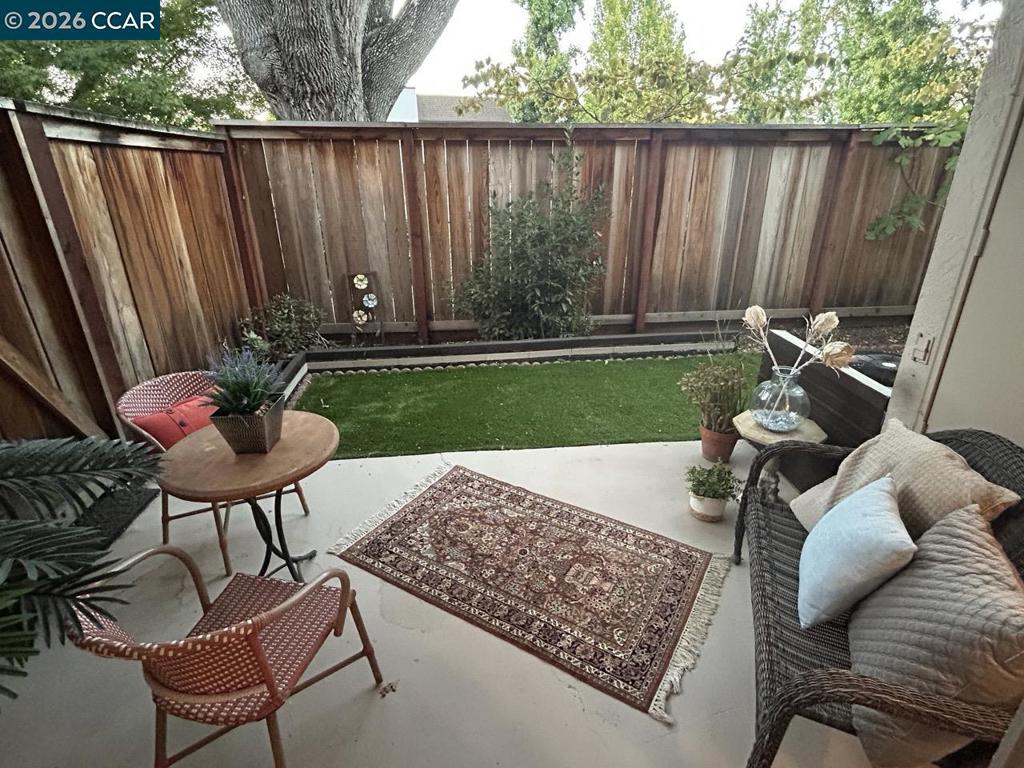 34 Massolo Dr B Property Photo 25