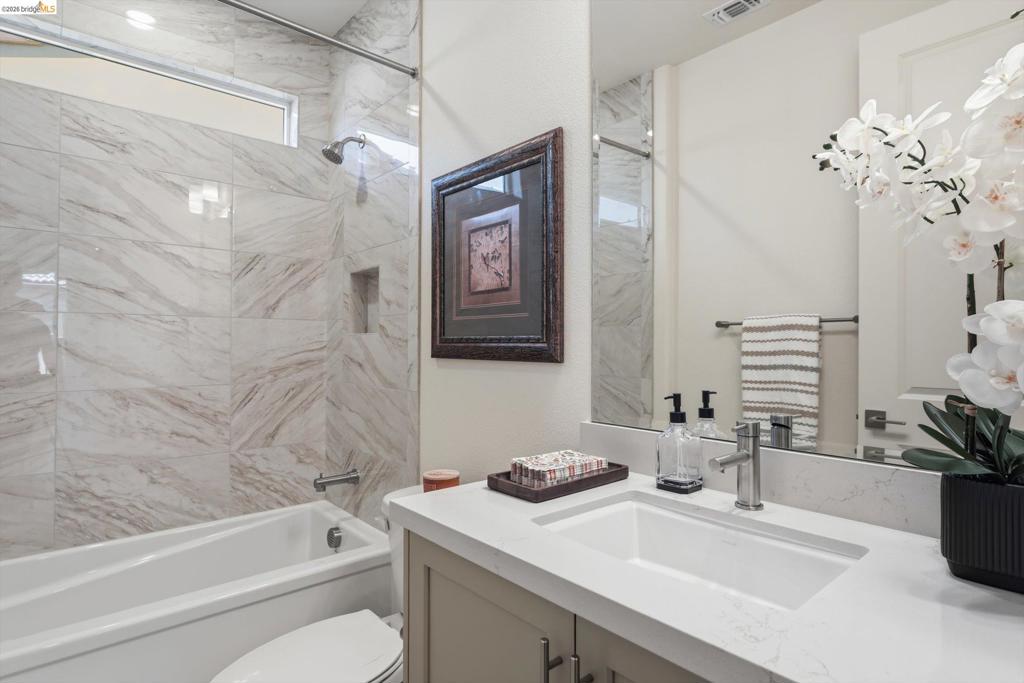 3146 Serena Way Property Photo 9
