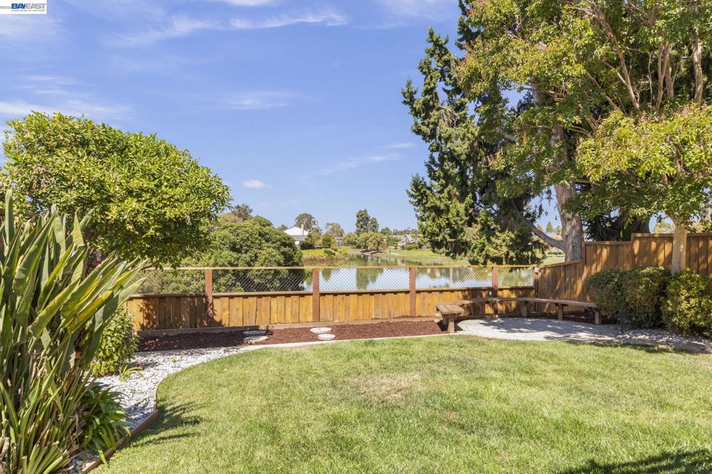 5167 Ipswich Ct Property Photo 4