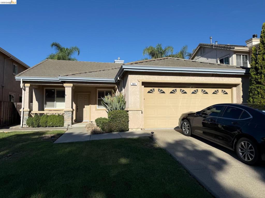 923 Blossom Drive Property Photo 1