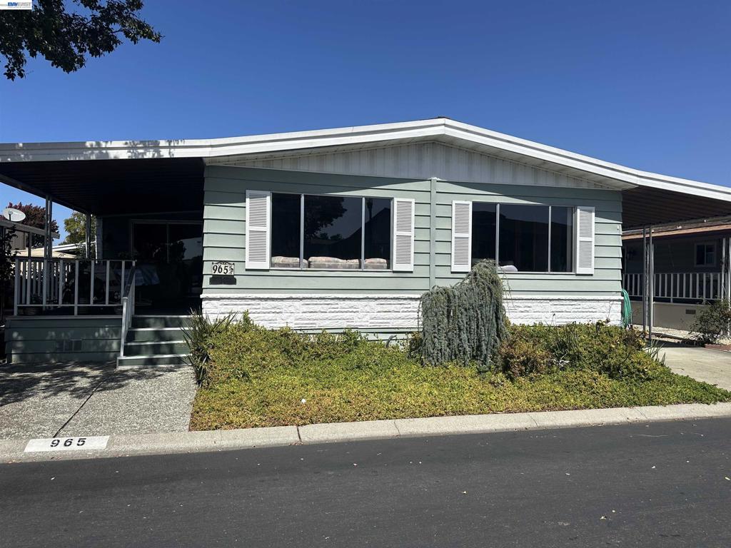 965 New England Village Dr. Property Photo 1