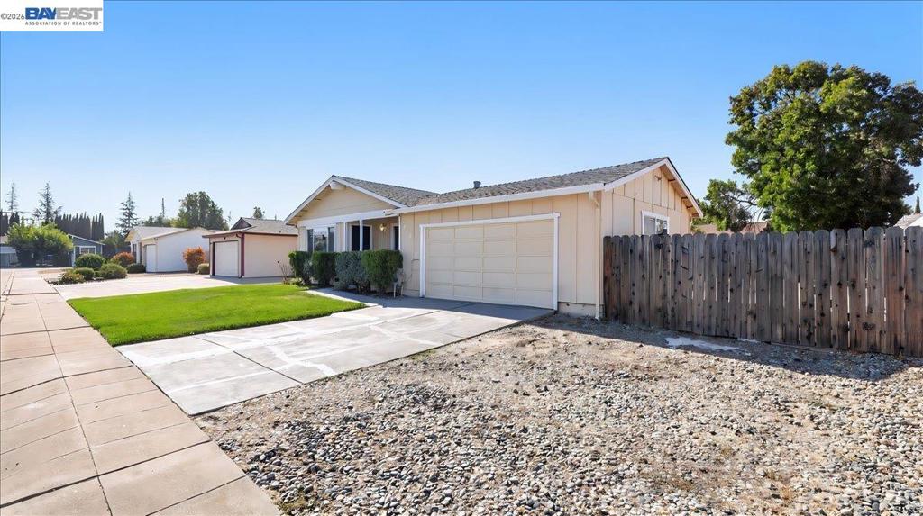 5939 Idlewild Ave Property Photo 3