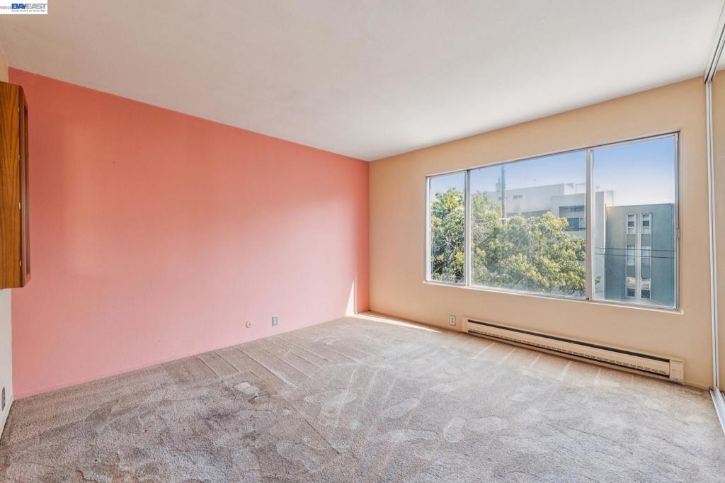 455 Crescent St 202 Property Photo 18