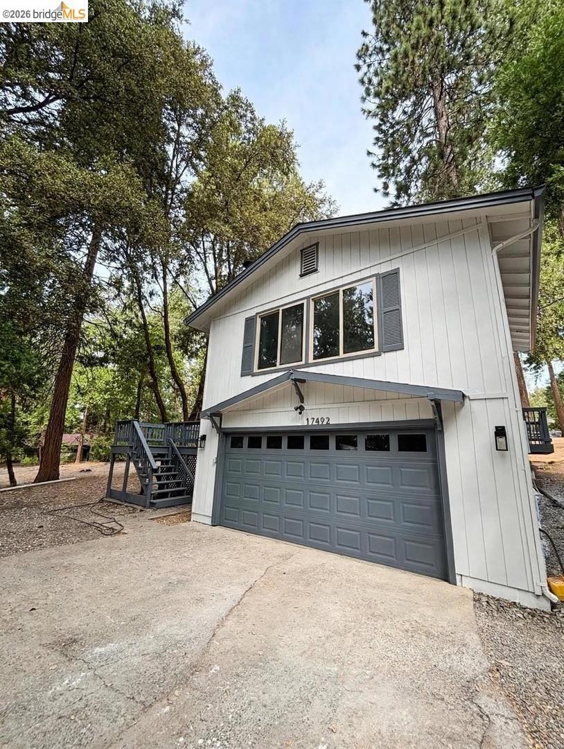 17892 Good Shepherd Dr Property Photo 3
