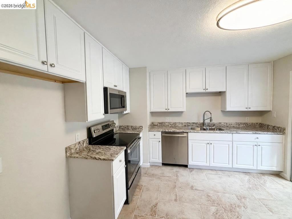 17892 Good Shepherd Dr Property Photo 9