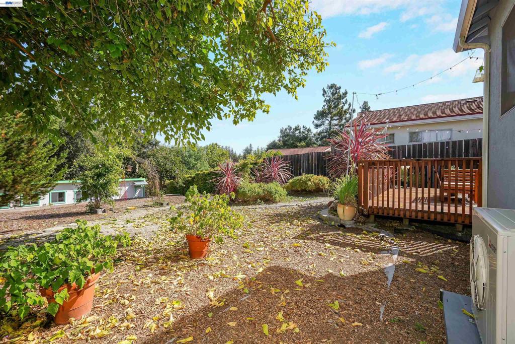 1620 East Ave Property Photo 44