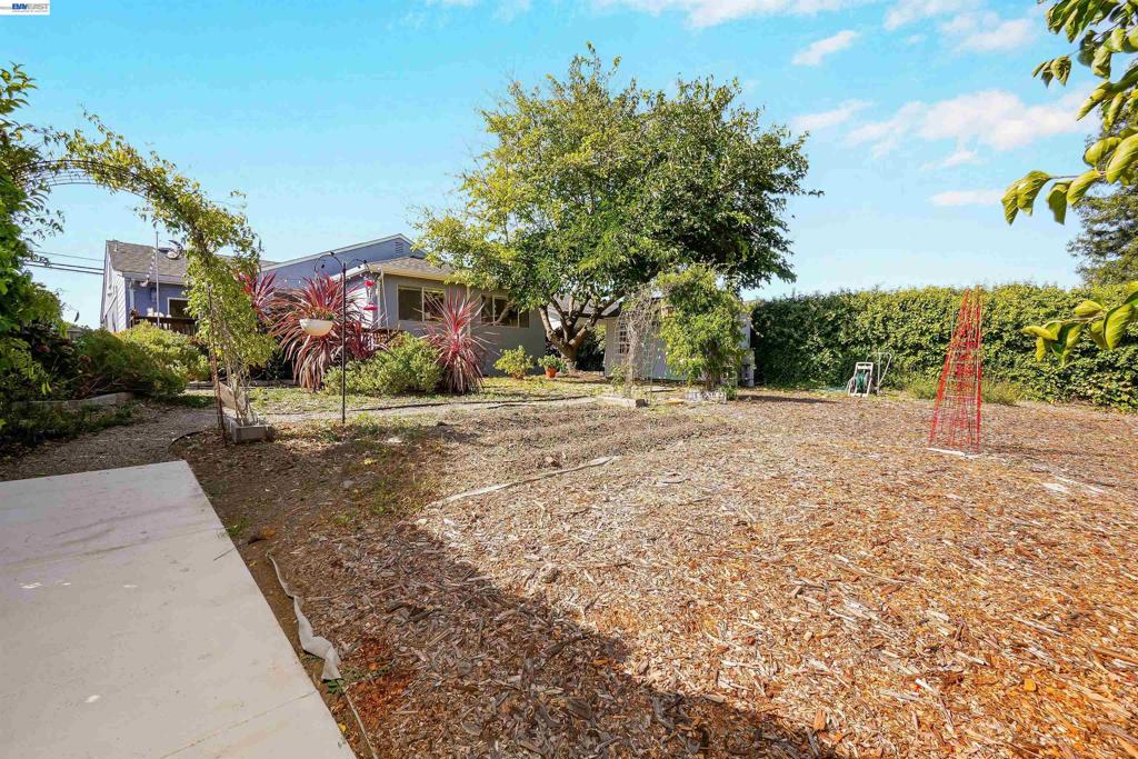 1620 East Ave Property Photo 45