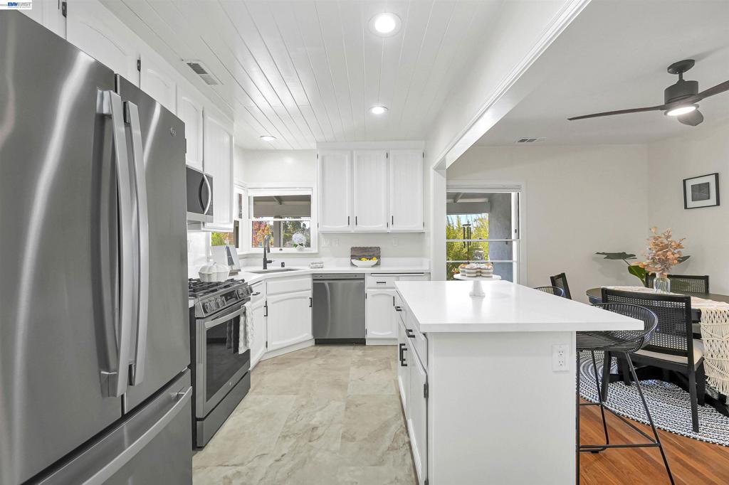 1620 East Ave Property Photo 53