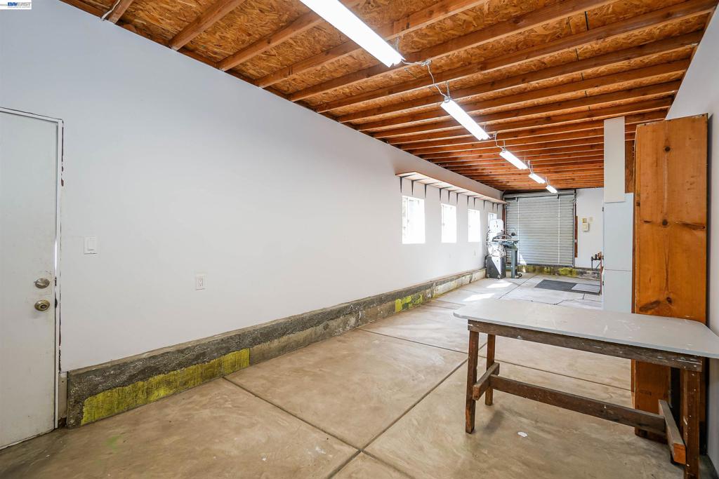 1620 East Ave Property Photo 74