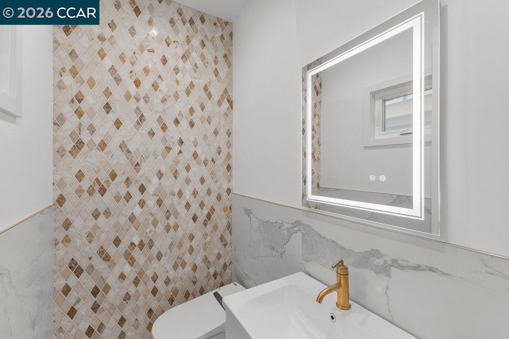 1675 El Nido D Property Photo 15