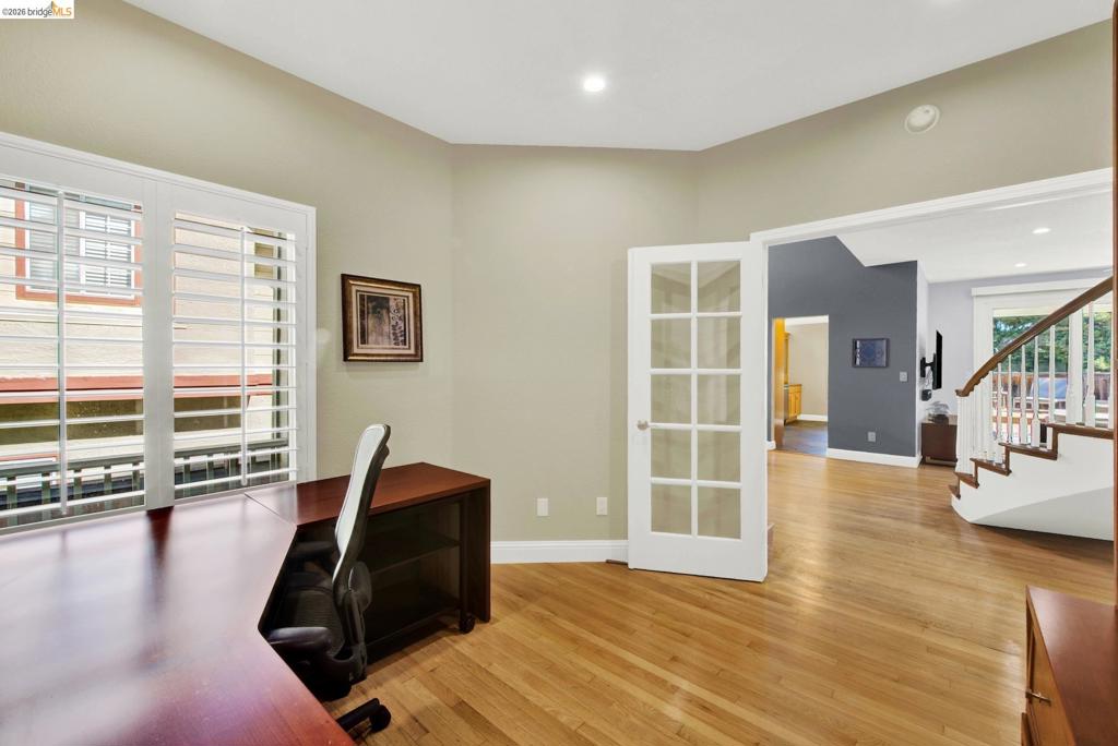1637 N Clear Creek Place Property Photo 18