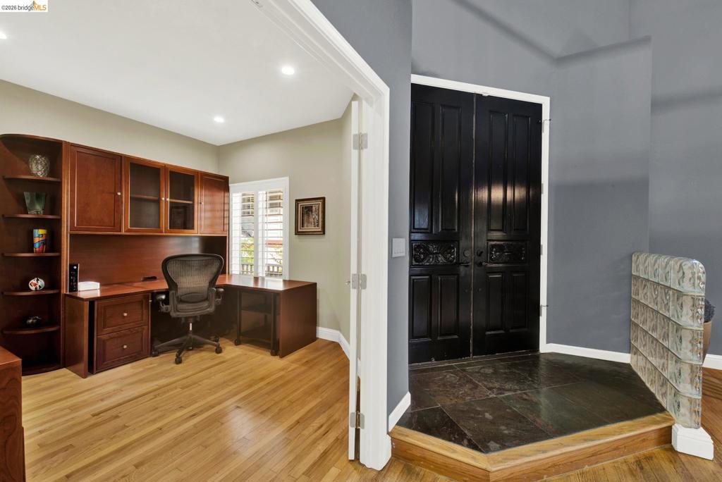 1637 N Clear Creek Place Property Photo 19