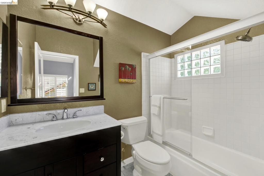 1637 N Clear Creek Place Property Photo 32