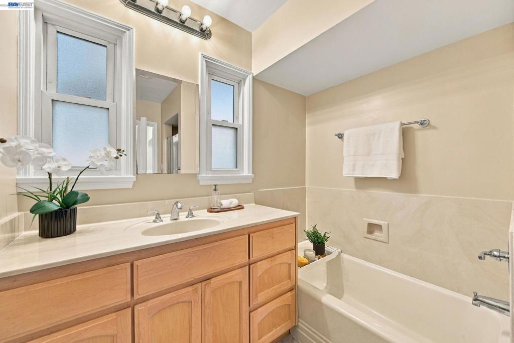 1384 Graff Avenue Property Photo 16