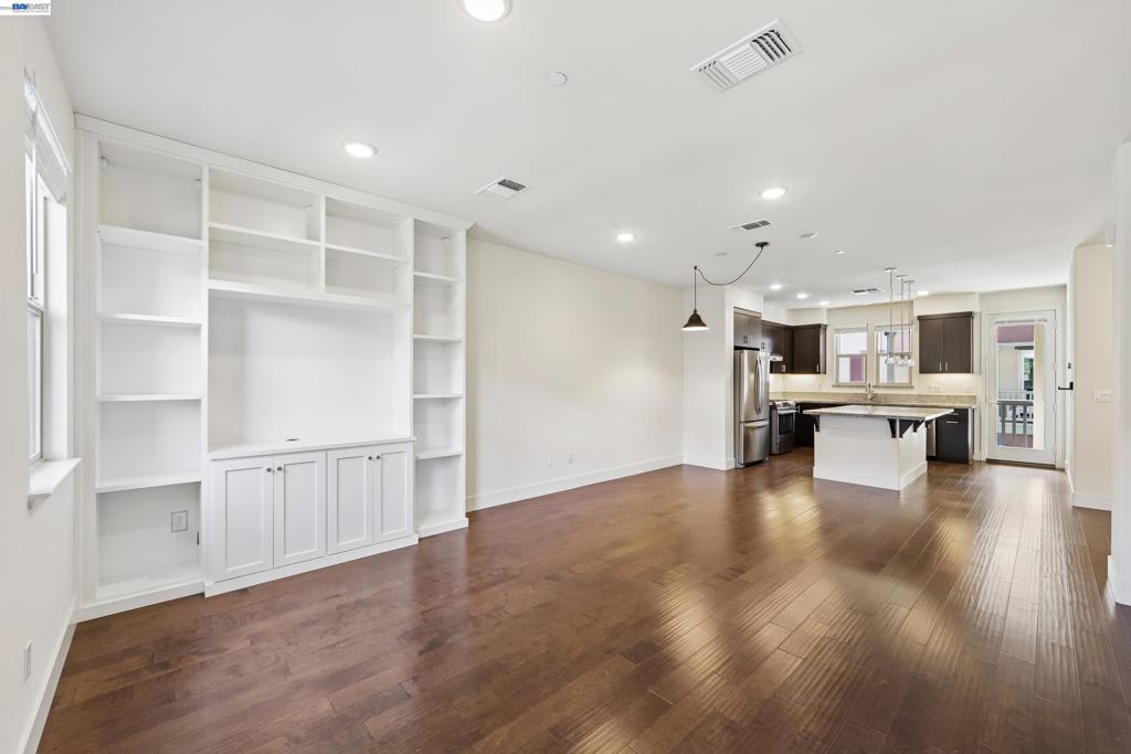 457 Diller Street Property Photo 7