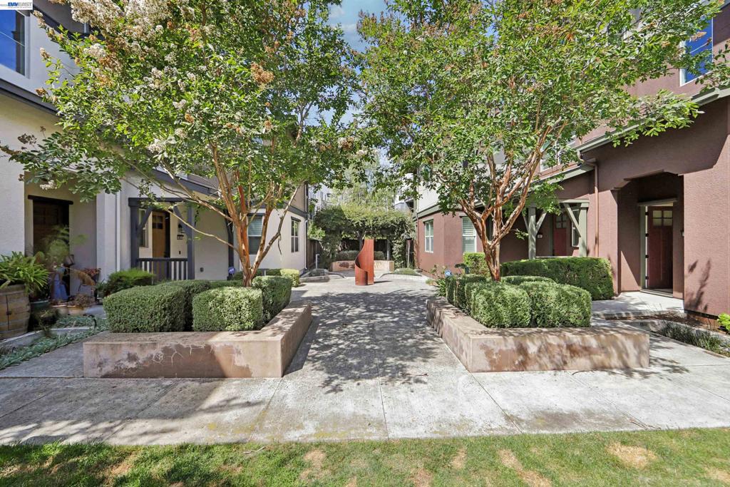 457 Diller Street Property Photo 43