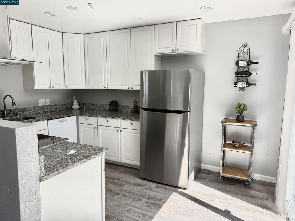 1880 Premier Pl. Property Photo 7