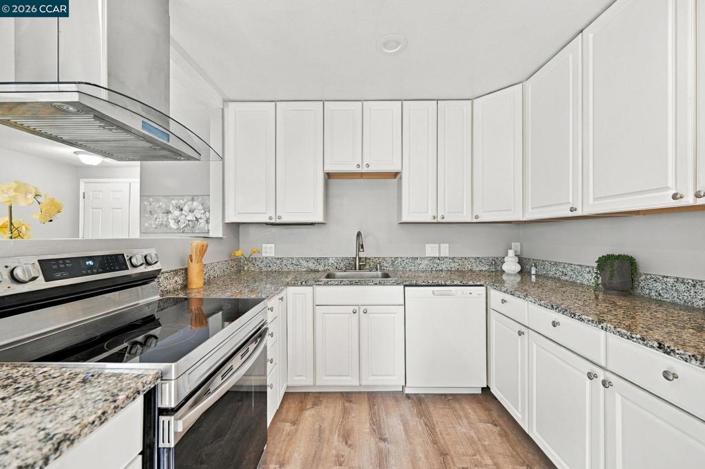 1880 Premier Pl. Property Photo 9