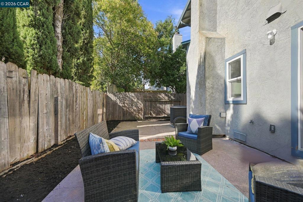 1880 Premier Pl. Property Photo 24