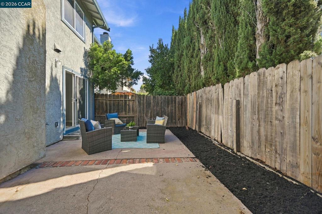 1880 Premier Pl. Property Photo 25