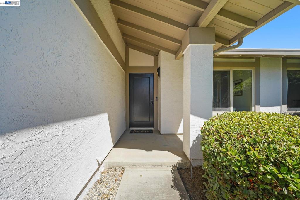 38660 Moore Dr Property Photo 3