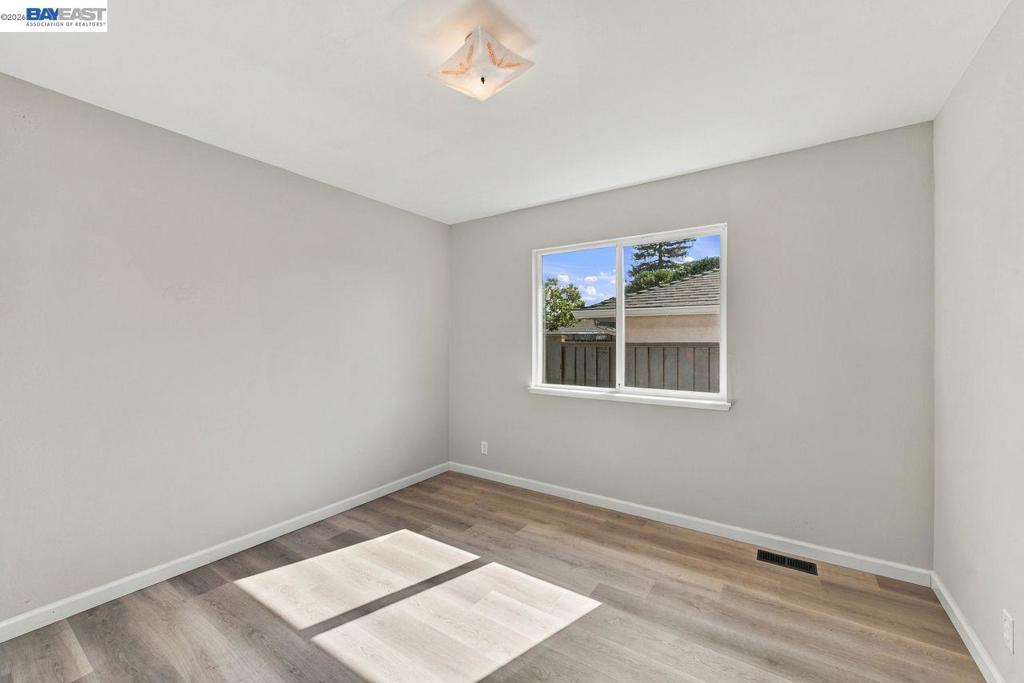 37064 Elm St Property Photo 20