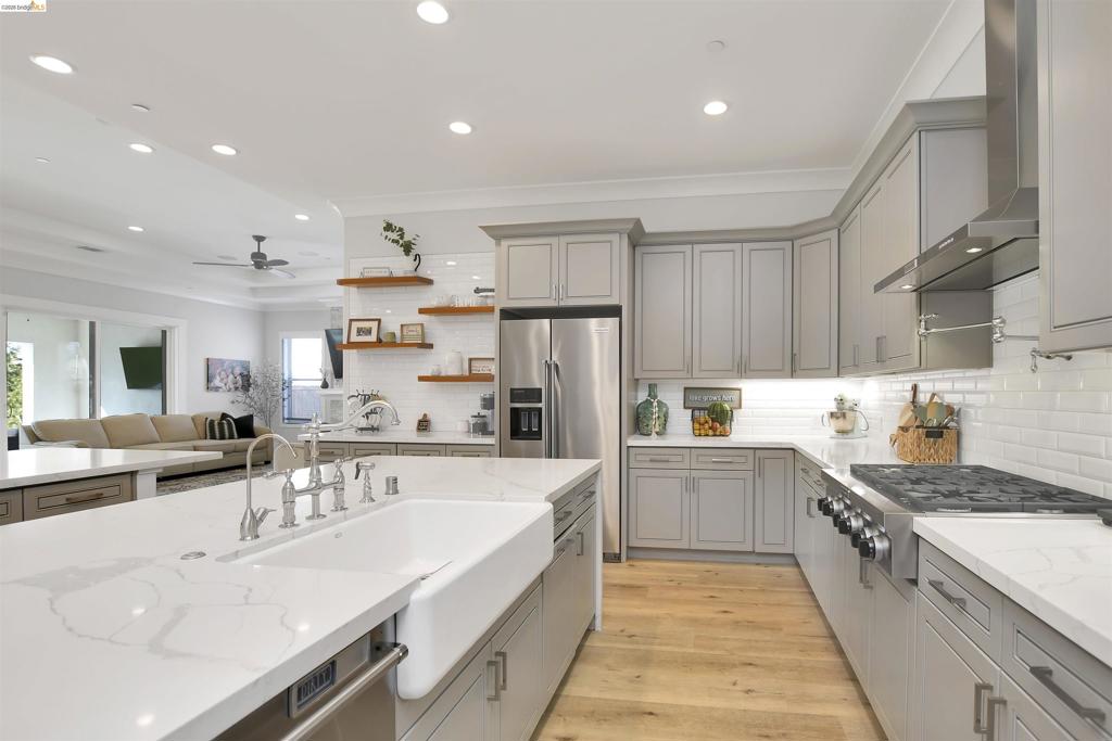 41148468 Property Photo 15