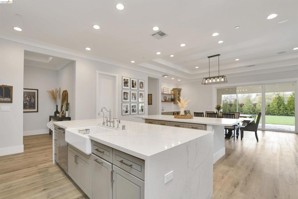 41148468 Property Photo 16