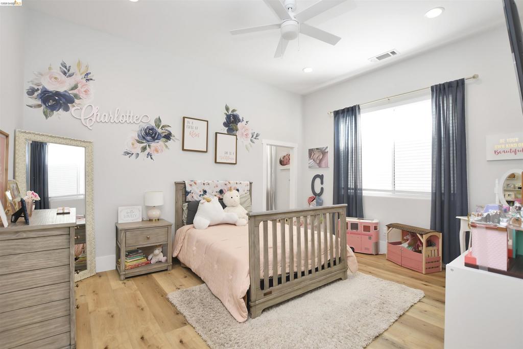 41148468 Property Photo 22
