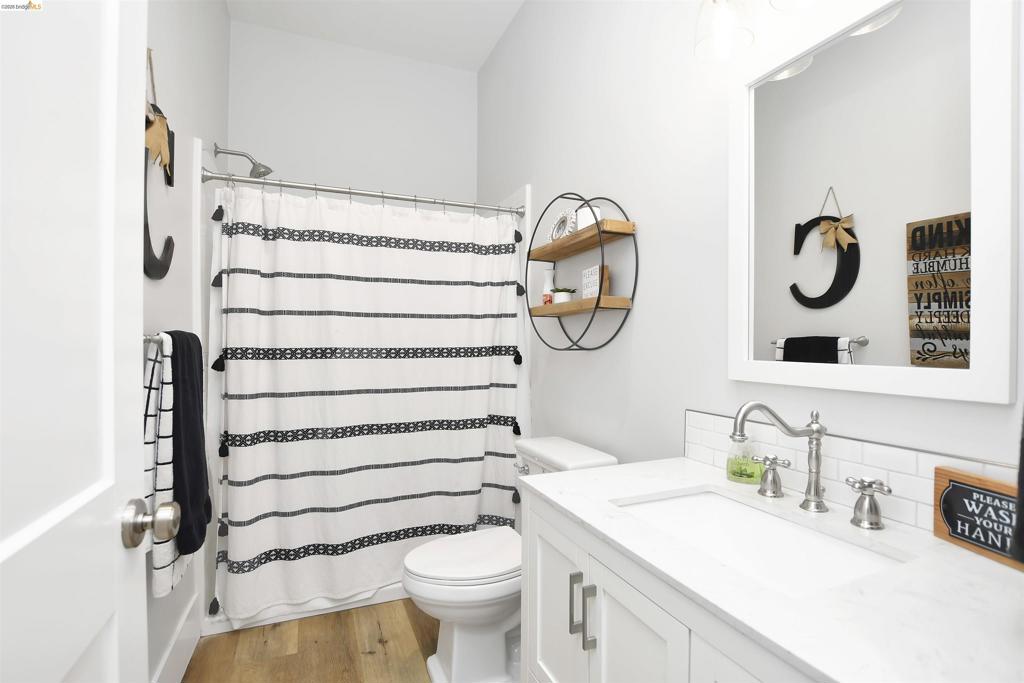 41148468 Property Photo 27