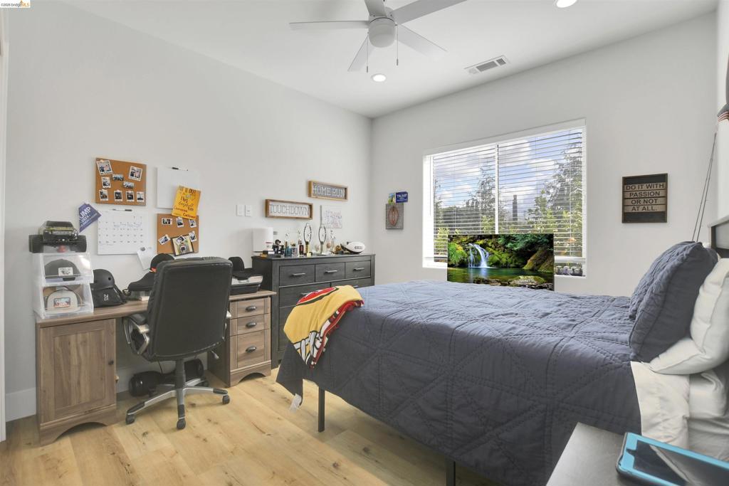 41148468 Property Photo 28