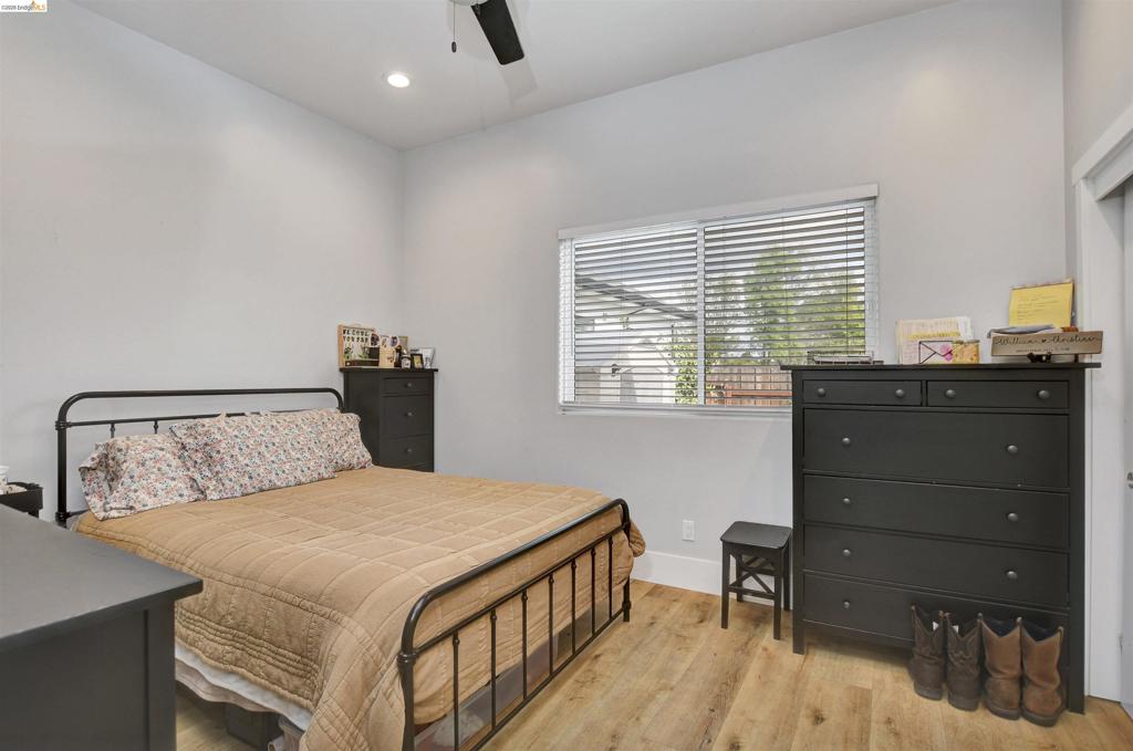 41148468 Property Photo 44