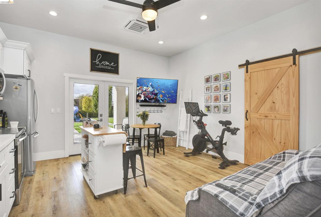 41148468 Property Photo 46