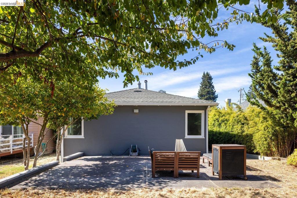 7542 Valentine St Property Photo 29