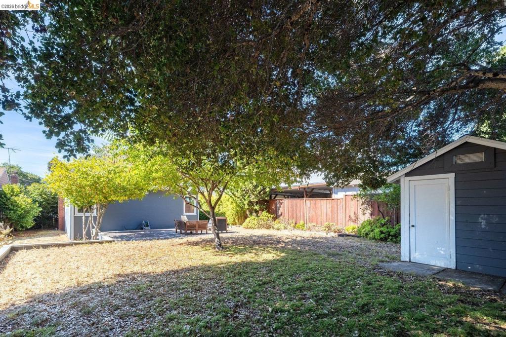 7542 Valentine St Property Photo 35