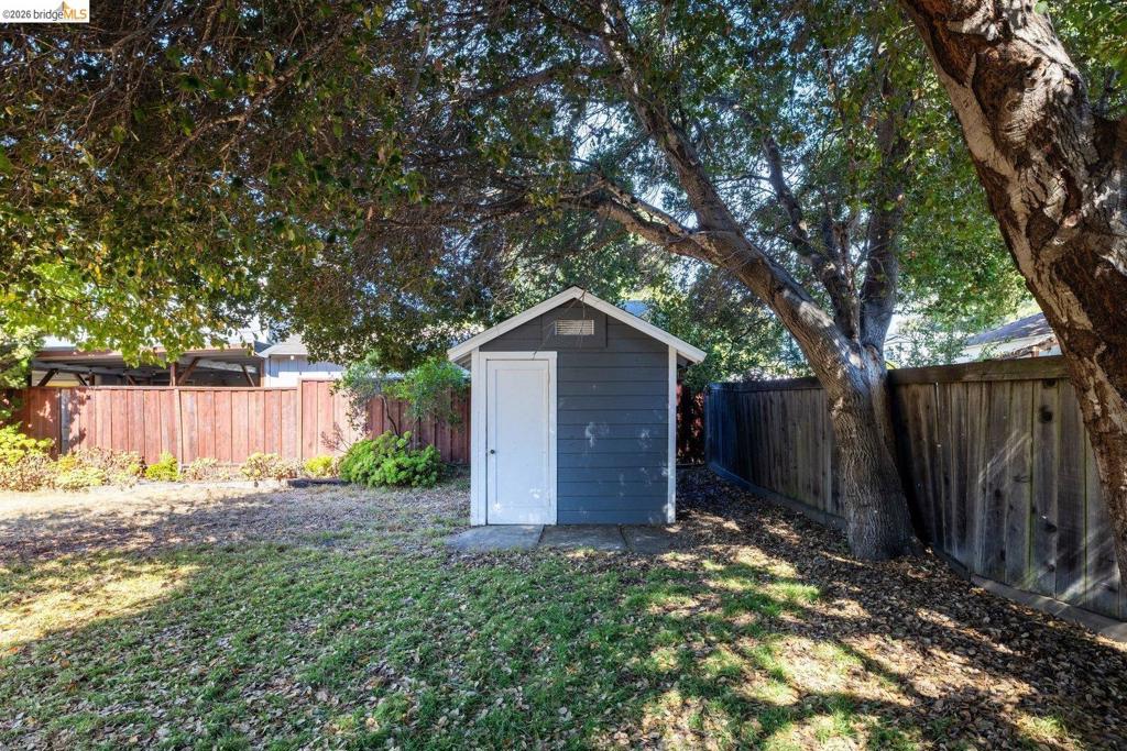 7542 Valentine St Property Photo 36