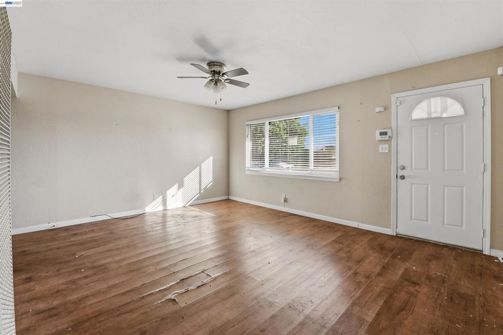 1223 W Santa Fe Ave Property Photo 3