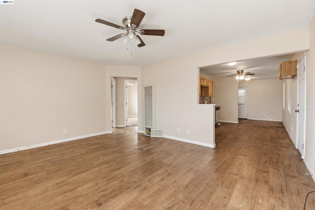 1223 W Santa Fe Ave Property Photo 7