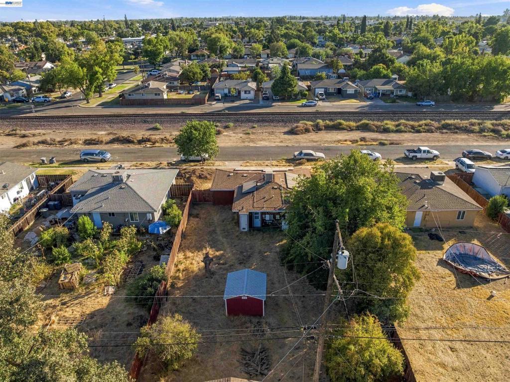 1223 W Santa Fe Ave Property Photo 10