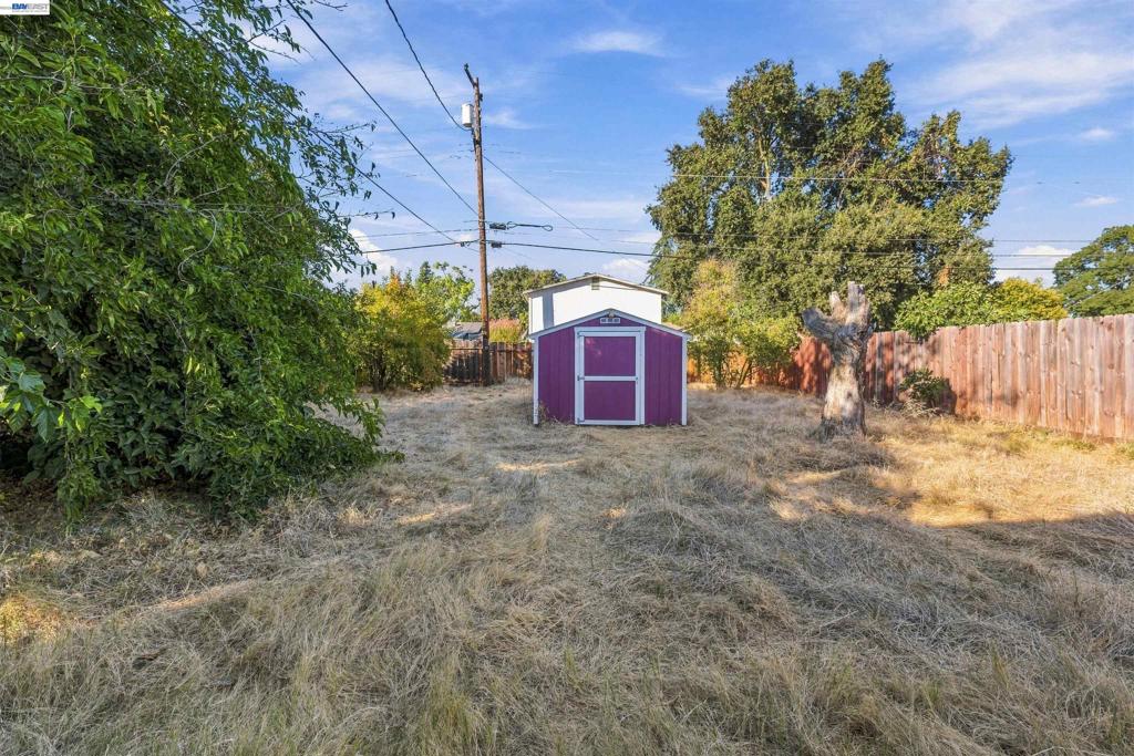 1223 W Santa Fe Ave Property Photo 11