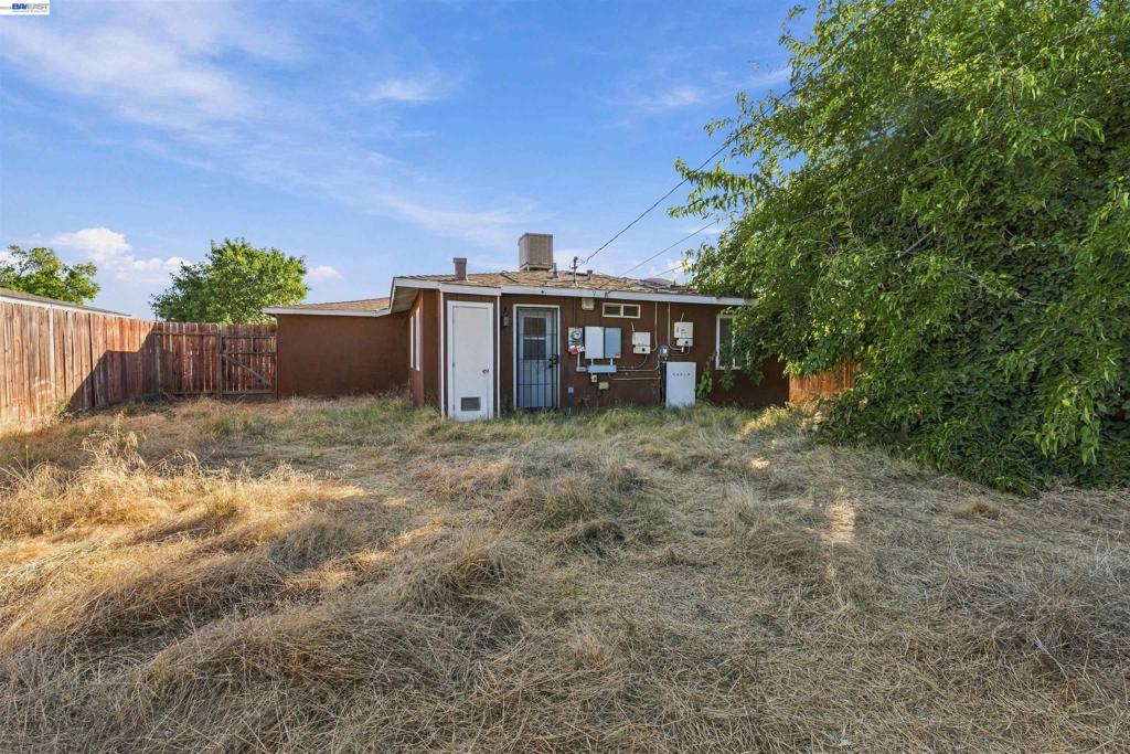 1223 W Santa Fe Ave Property Photo 12