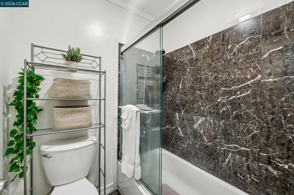 470 N Civic Dr #308 308 Property Photo 16
