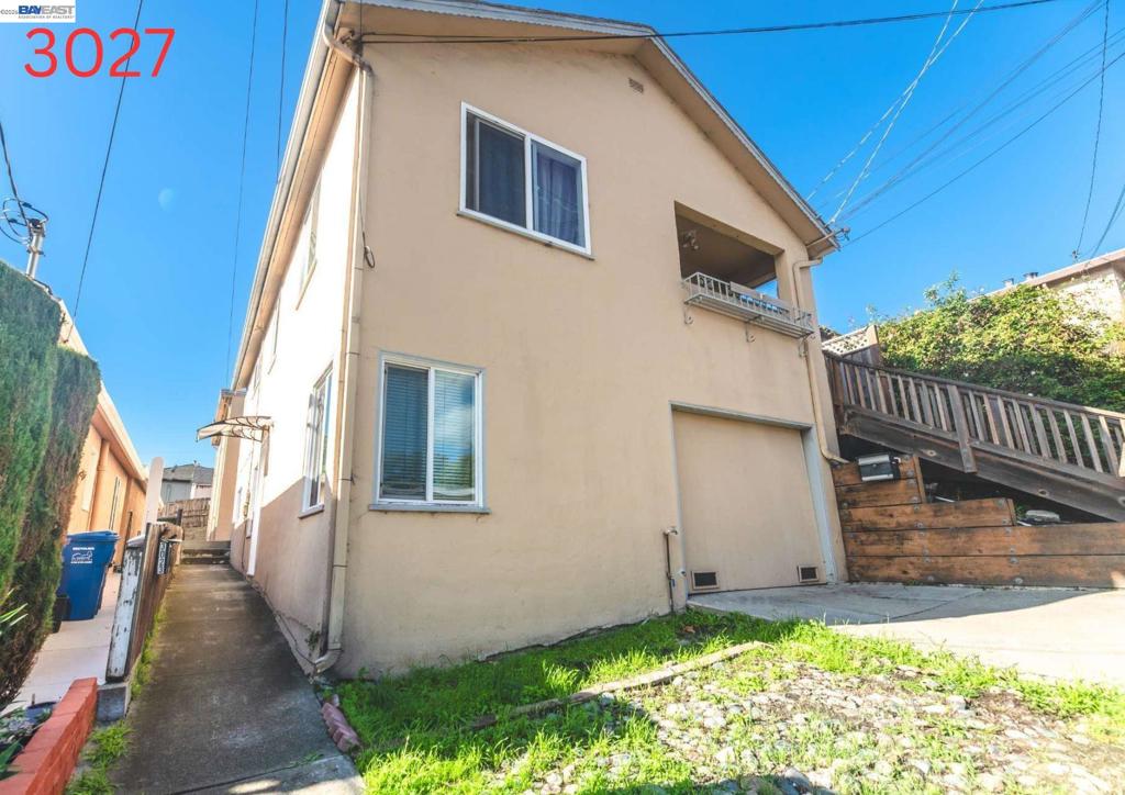 3027 Yolo Ave Property Photo 1
