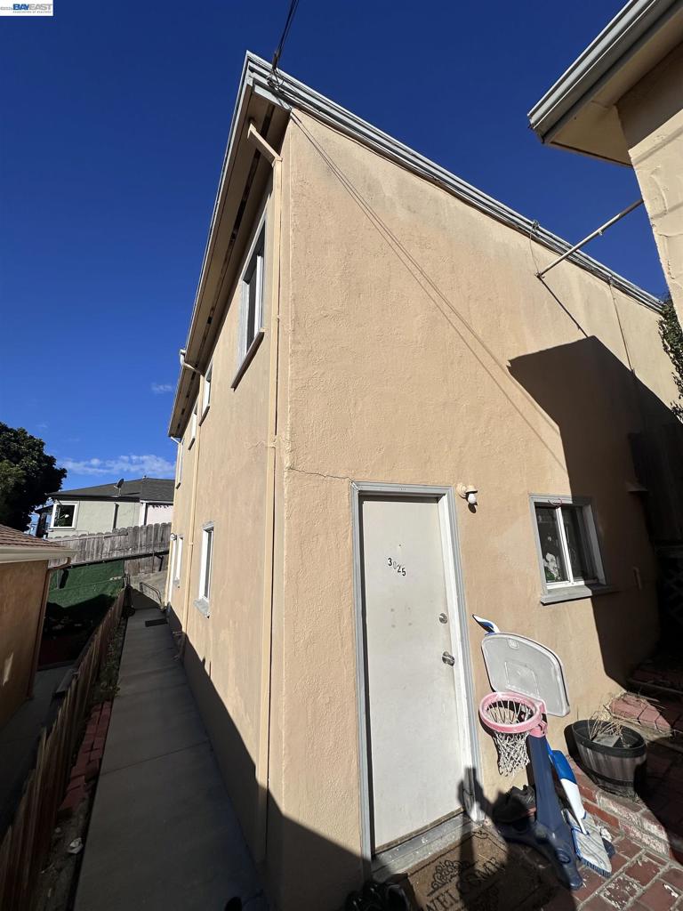 3027 Yolo Ave Property Photo 15